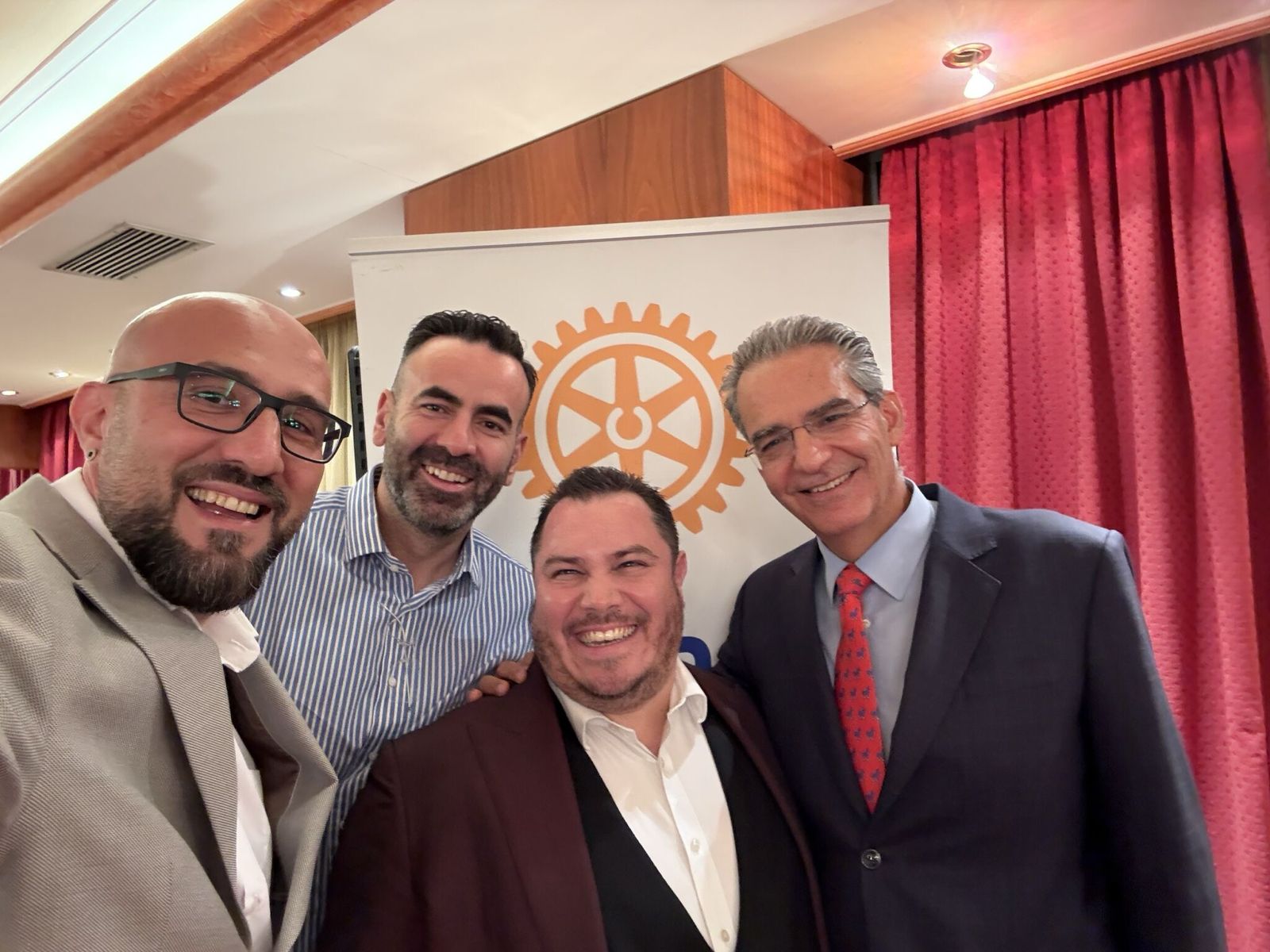 Shift Works CEO Anastasios Schinas Attends Rotary Club of Glyfada Dinner Featuring Professor Angelos Syrigos